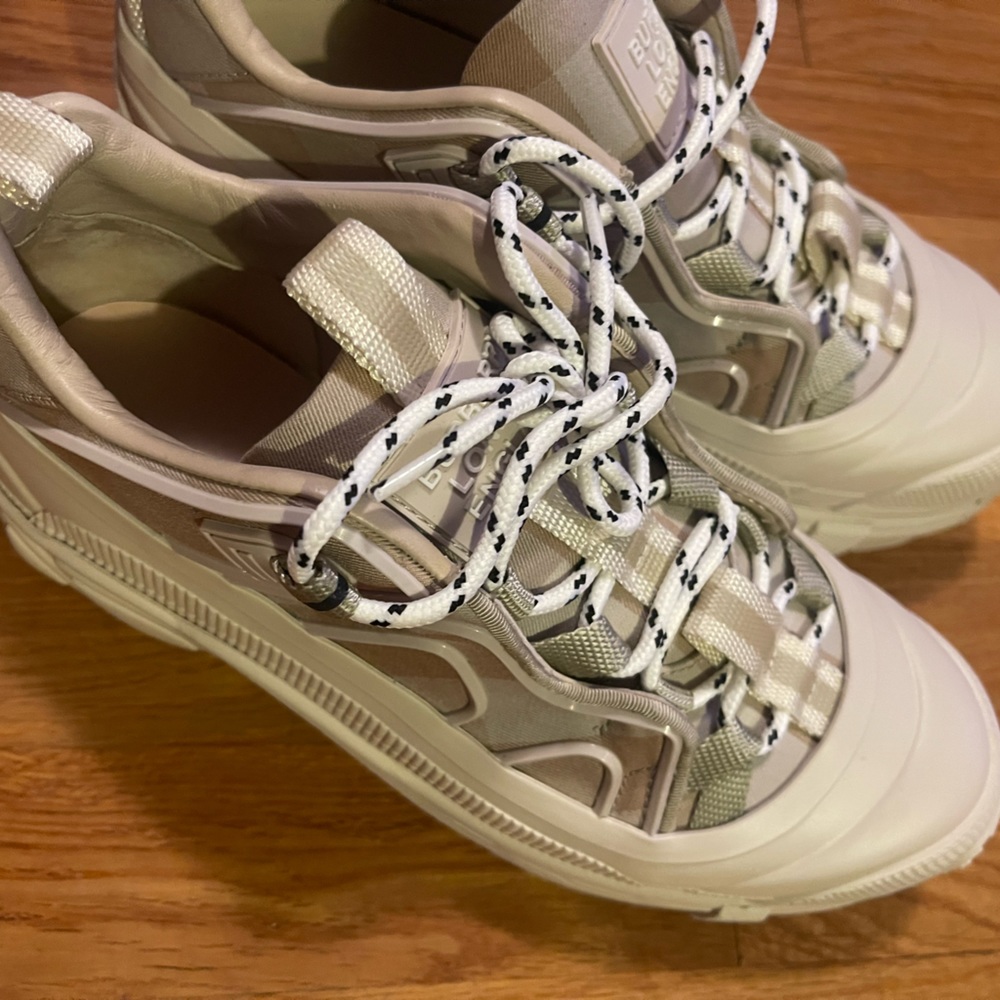 Burberry Arthur Check Sneakers - Picture 5 of 14